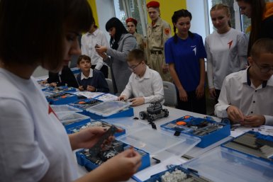 Программирование, роботы и 3D-технологии: в Амвросиевке открыли &quotIT-куб&quot пресс-служба правительства Амурской области