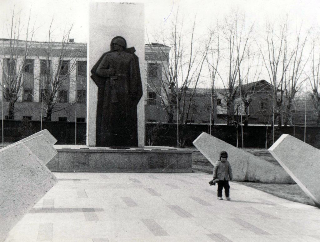 Мемориальный ансамбль памяти амурчан, павших в Великой Отечественной войне. Город Благовещенск, площадь Победы